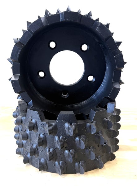 Yl&auml;rullapari aggressiivisella piikityksell&auml; John Deere H480C/H415/H425